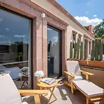 Angelic Centro 2Br, Pool & Jacuzzi, Gated Village