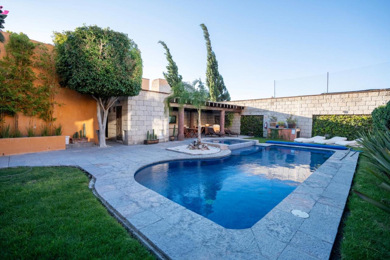 Angelic Centro 2br, Pool & Jacuzzi, Gated Village Holiday home